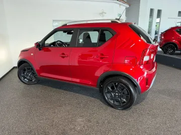 Car image 4