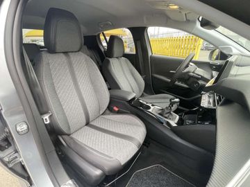 Car image 26