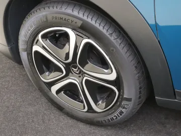 Car image 32