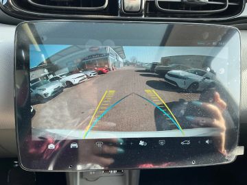 Car image 26