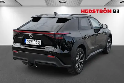 Car image 2