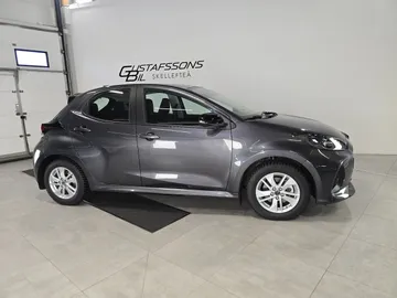 Car image 3