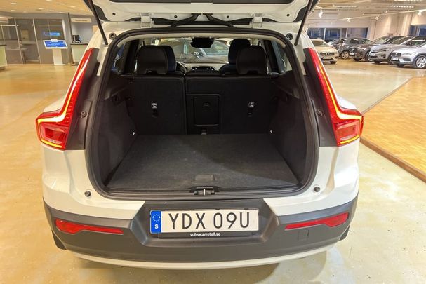 Volvo XC40 D3 Momentum Pro 111 kW image number 24