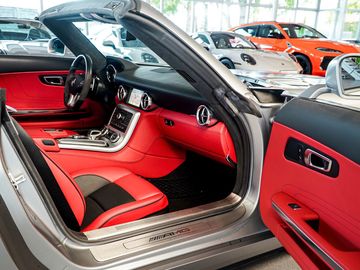 Car image 25