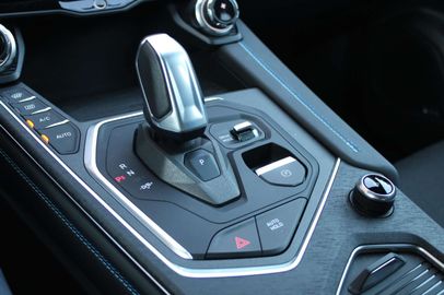 Car image 11