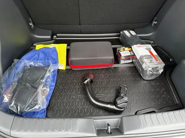 Car image 20