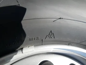Car image 38
