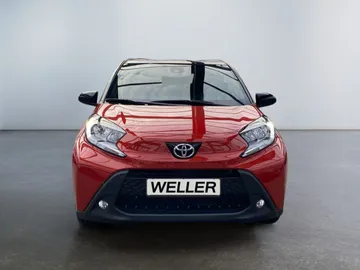 Car image 3