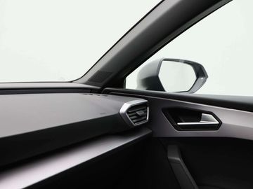 Car image 36