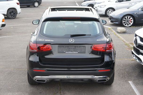 Mercedes-Benz GLC 300 de 4Matic 225 kW image number 4