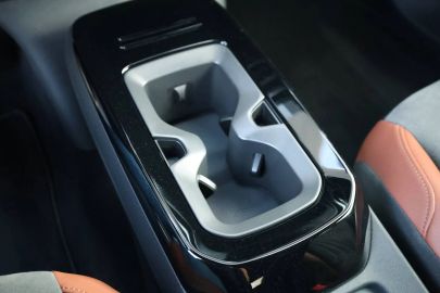 Car image 33