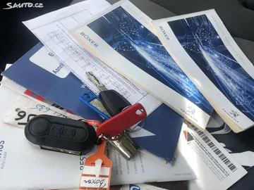 Car image 17