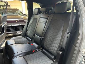 Car image 31