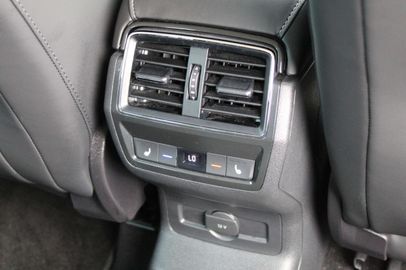 Car image 37