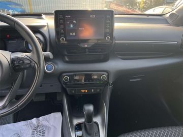 Car image 16