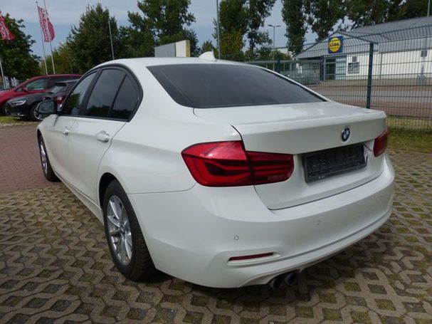 BMW 320i 135 kW image number 9