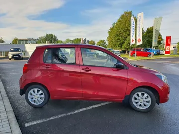 Car image 4