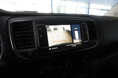 Car image 34