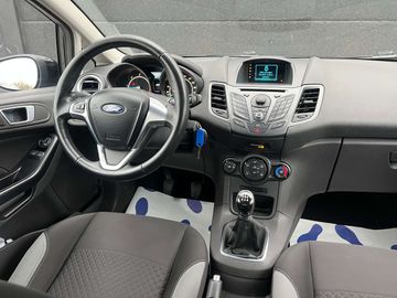 Car image 14