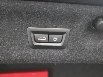 Car image 38