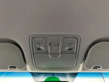 Car image 33