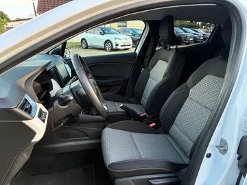Car image 33