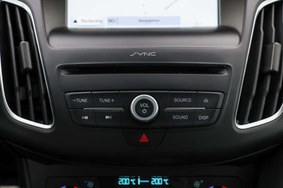 Car image 32