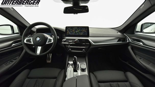 BMW 520d Touring xDrive 140 kW image number 13