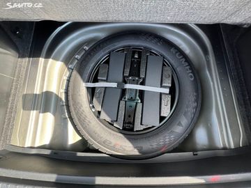 Car image 33