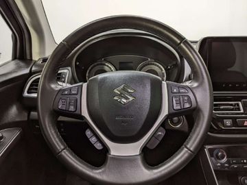 Car image 28