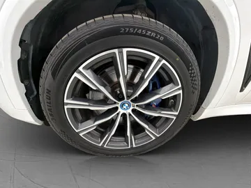 Car image 38