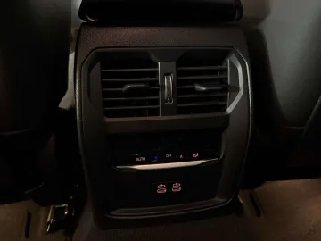 Car image 40