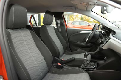 Car image 11