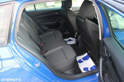 Car image 28