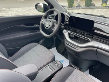 Car image 26