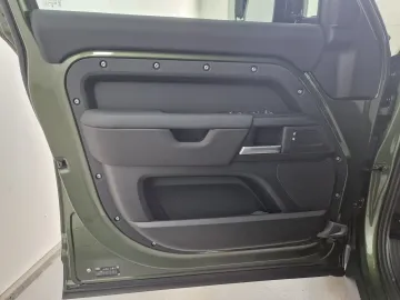 Car image 36