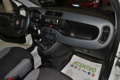 Car image 10