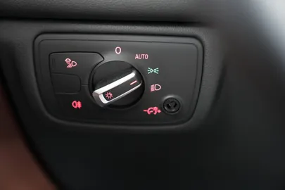 Car image 33