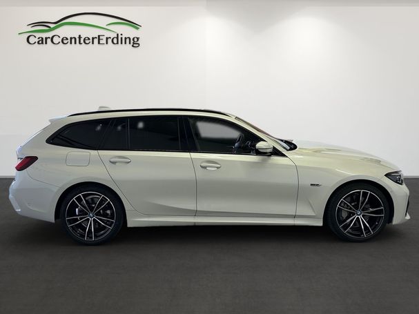 BMW 330 e Touring M Sport 218 kW image number 3