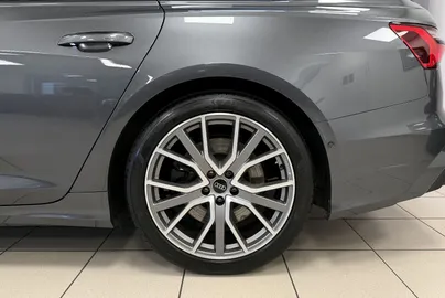 Car image 36