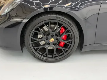 Car image 26