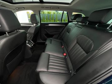 Car image 36