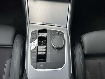 Car image 36