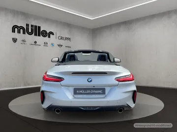 Car image 4