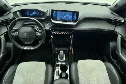Car image 32