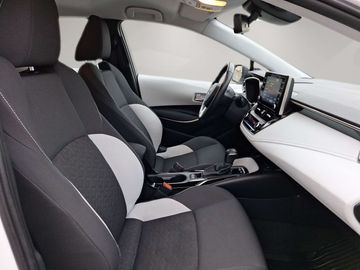 Car image 30