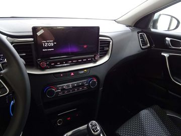 Car image 24