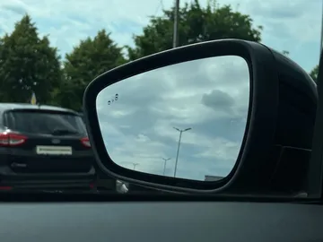Car image 38