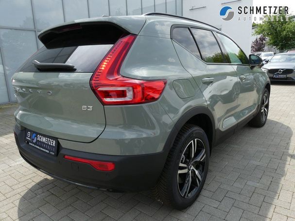 Volvo XC40 Plus Dark 120 kW image number 2