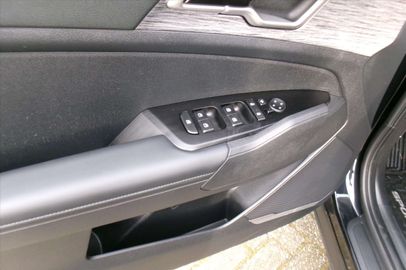 Car image 37